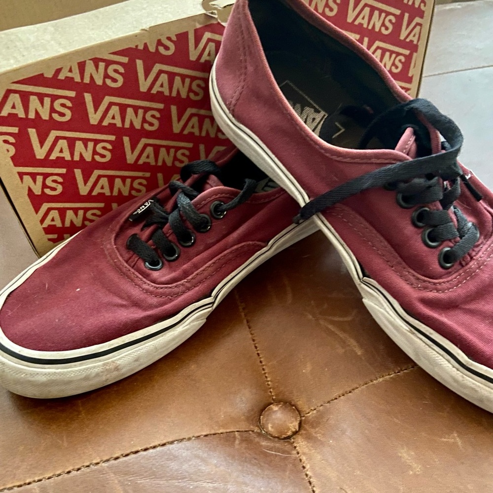 Vans shoes burgundy/ maroon color lace up